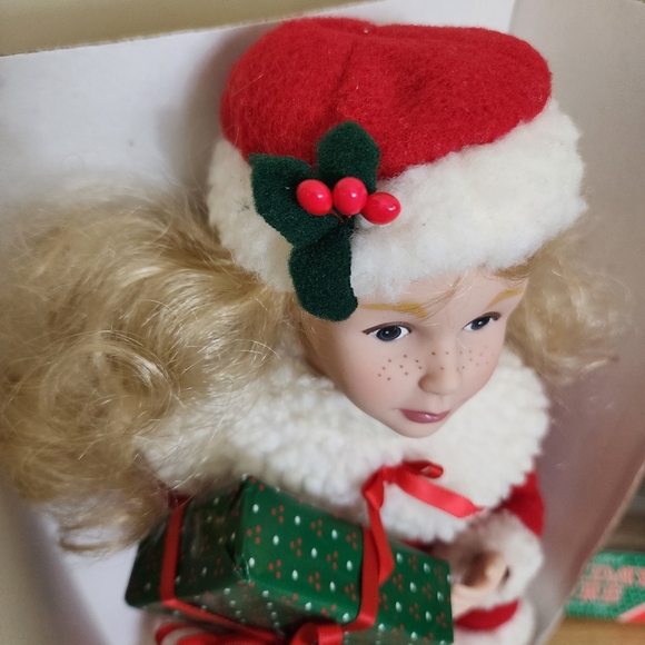 VTG Holiday Creations 16" Stuffed Posable Girl Figure Red Coat Christmas Decor - Picture 9 of 9